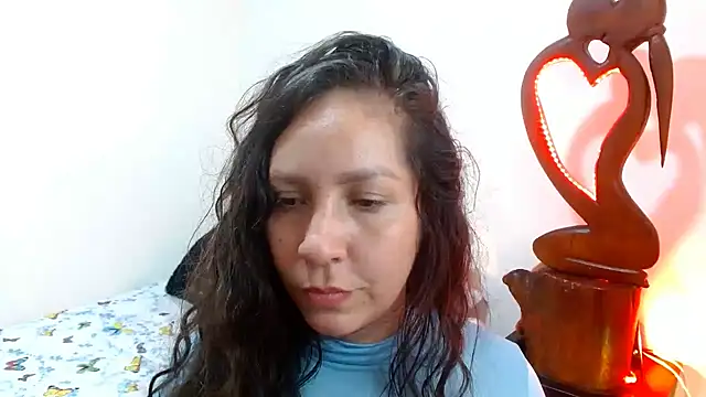 Snapshot of naihroby chatting on January 2, 5:35 am naihroby online show from January 2, 5:35 am