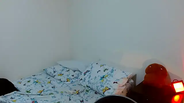 Snapshot of naihroby chatting on January 4, 3:18 am naihroby online show from January 4, 3:18 am