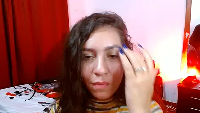 Snapshot of naihroby chatting on January 19, 5:48 am naihroby online show from January 19, 5:48 am