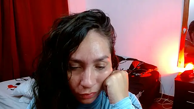 Snapshot of naihroby chatting on January 21, 3:26 am naihroby online show from January 21, 3:26 am