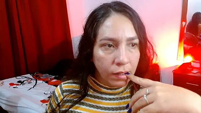 Snapshot of naihroby chatting on January 27, 3:47 am naihroby online show from January 27, 3:47 am