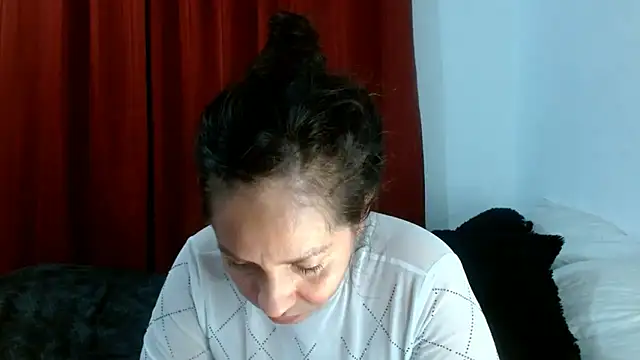 Snapshot of naihroby chatting on March 12, 1:03 am naihroby online show from March 12, 1:03 am