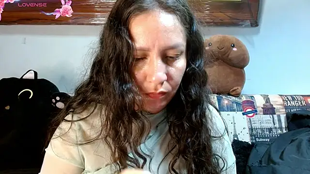 Snapshot of naihroby chatting on September 16, 6:14 am naihroby online show from September 16, 6:14 am