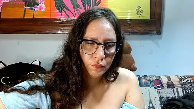 Snapshot of naihroby chatting on September 17, 10:22 pm naihroby online show from September 17, 10:22 pm