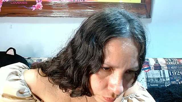 Snapshot of naihroby chatting on September 19, 5:09 am naihroby online show from September 19, 5:09 am