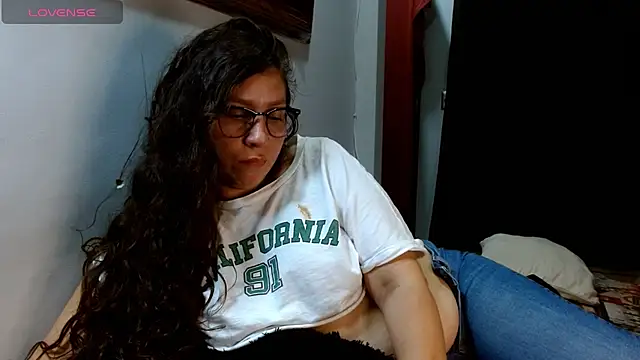 Snapshot of naihroby chatting on September 21, 5:09 am naihroby online show from September 21, 5:09 am