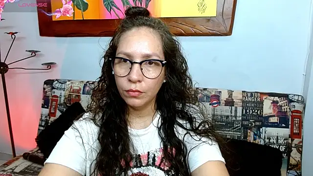 Snapshot of naihroby chatting on September 28, 9:03 am naihroby online show from September 28, 9:03 am