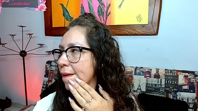 Snapshot of naihroby chatting on October 14, 4:57 am naihroby online show from October 14, 4:57 am