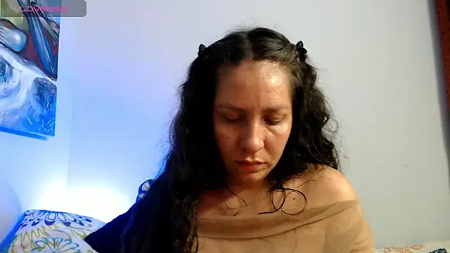 Snapshot of naihroby chatting on October 24, 5:15 am naihroby online show from October 24, 5:15 am