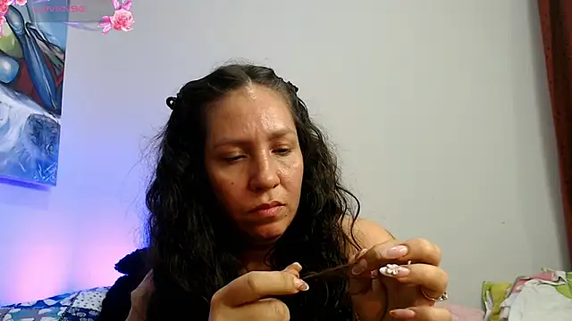 Snapshot of naihroby chatting on November 8, 4:34 am naihroby online show from November 8, 4:34 am