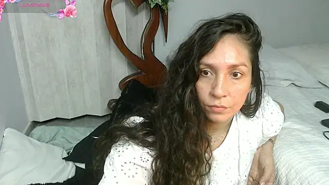 Snapshot of naihroby chatting on July 7, 5:43 am naihroby online show from July 7, 5:43 am