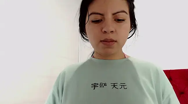 CarolineBrunx online show from February 7, 8:10 pm