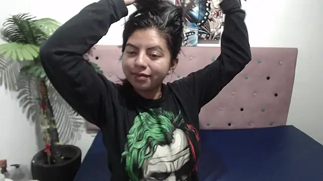 CarolineBrunx online show from March 12, 3:57 am