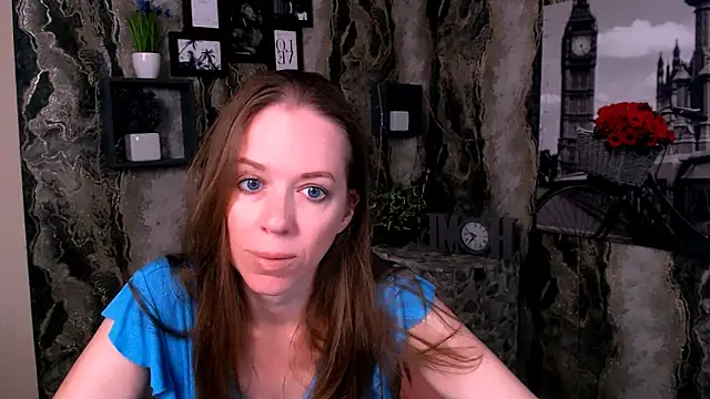 Snapshot of GloriaSi_ chatting on June 10, 2:56 am GloriaSi online show from June 10, 2:56 am