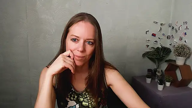 Snapshot of GloriaSi_ chatting on June 20, 2:58 am GloriaSi online show from June 20, 2:58 am