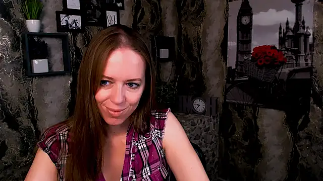 Snapshot of GloriaSi_ chatting on June 30, 2:56 am GloriaSi online show from June 30, 2:56 am