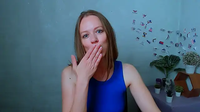Snapshot of GloriaSi_ chatting on July 7, 6:47 am GloriaSi online show from July 7, 6:47 am