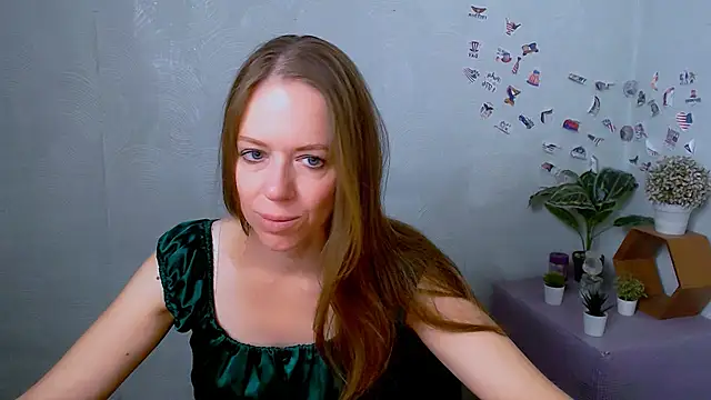 Snapshot of GloriaSi_ chatting on July 9, 2:59 am GloriaSi online show from July 9, 2:59 am