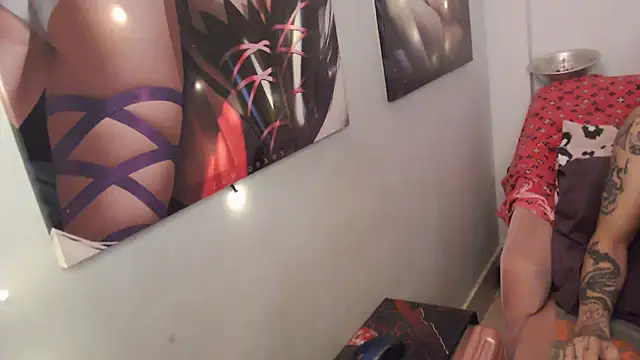 Snapshot of transagera chatting on December 16, 3:33 am transagera online show from December 16, 3:33 am