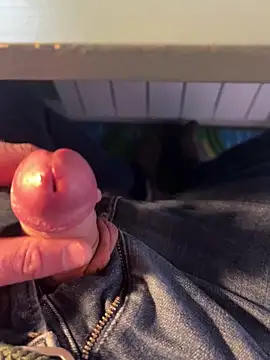 Snapshot of _t0ni0_ chatting on February 13, 3:56 pm t0ni0 online show from February 13, 3:56 pm