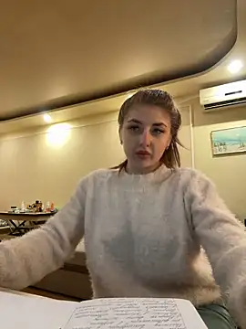 Snapshot of sexyy_girl_ chatting on December 17, 8:56 am sexyy girl  online show from December 17, 8:56 am