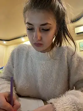 Snapshot of sexyy_girl_ chatting on December 20, 3:10 pm sexyy girl  online show from December 20, 3:10 pm