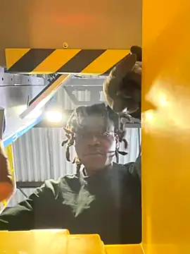 Snapshot of sneakylink13__ chatting on October 15, 2:28 pm sneakylink13   online show from October 15, 2:28 pm