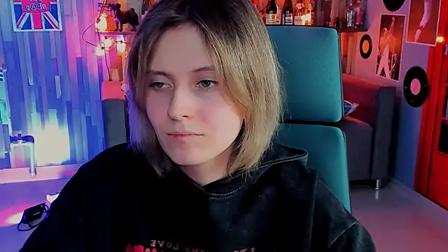 LolaAsmus online show from January 7, 9:40 am