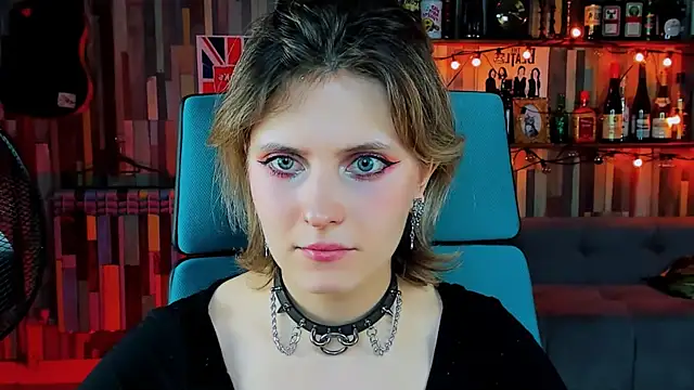 LolaAsmus online show from January 11, 2:15 pm