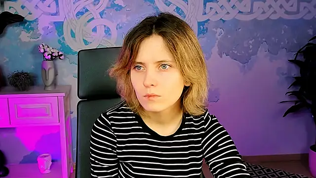 LolaAsmus online show from January 31, 5:09 am