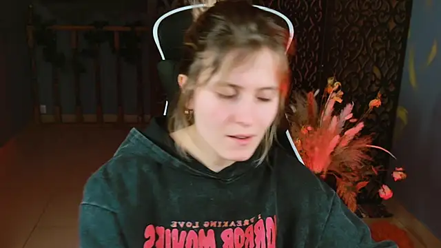 LolaAsmus online show from February 18, 1:55 pm