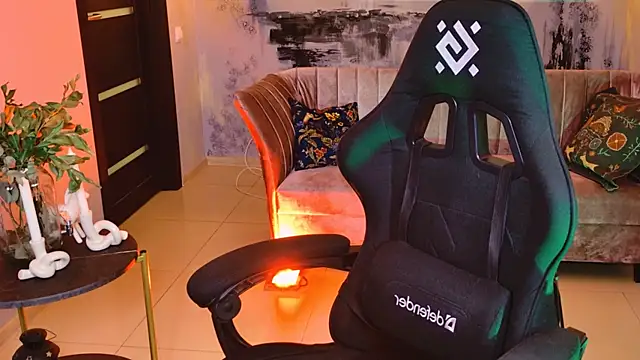 LolaAsmus online show from March 12, 5:13 am