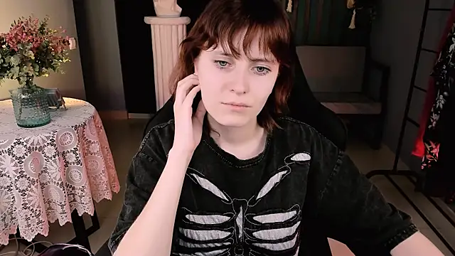 LolaAsmus online show from March 18, 4:48 pm