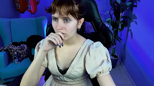 LolaAsmus online show from October 17, 5:43 am