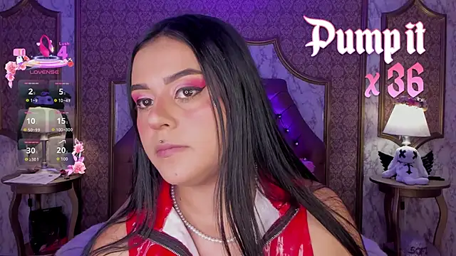 SoffiQueen online show from April 28, 2:22 pm