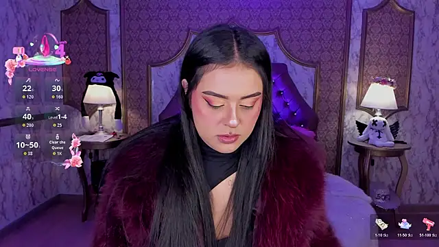 SoffiQueen online show from May 1, 2:10 pm