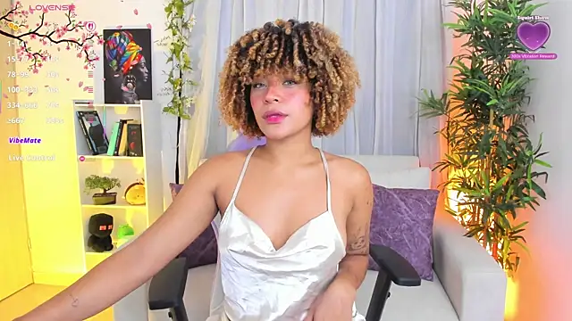 Snapshot of natty_romanof_18 chatting on July 24, 11:52 am natty romanof 18 online show from July 24, 11:52 am