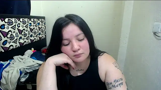 shopyymessyy online show from April 29, 8:37 pm