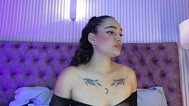 EMILYY FOXY online show from February 19, 6:59 pm