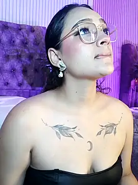 EMILYY FOXY online show from March 1, 11:45 am