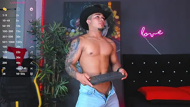 Snapshot of jordan_mayers02 chatting on December 20, 9:43 am jordan mayers02 online show from December 20, 9:43 am