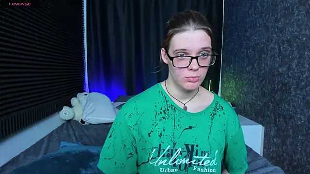 KIKI Krash online show from March 13, 6:01 pm