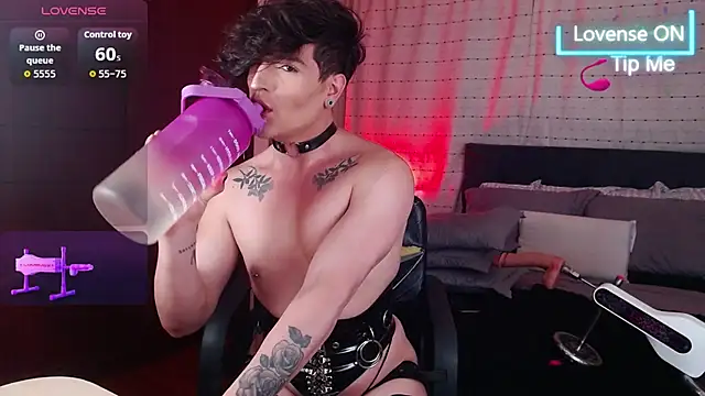 Hornymoan online show from June 24, 10:53 pm