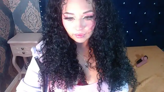 Sofiacowperx online show from April 30, 12:55 pm