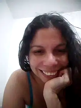 Snapshot of Carliina_Soussa chatting on February 6, 2:33 am Carliina Soussa online show from February 6, 2:33 am