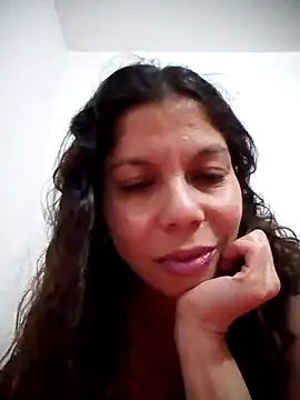 Snapshot of Carliina_Soussa chatting on February 19, 9:58 pm Carliina Soussa online show from February 19, 9:58 pm