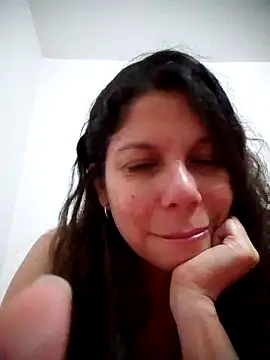 Snapshot of Carliina_Soussa chatting on February 20, 4:50 am Carliina Soussa online show from February 20, 4:50 am