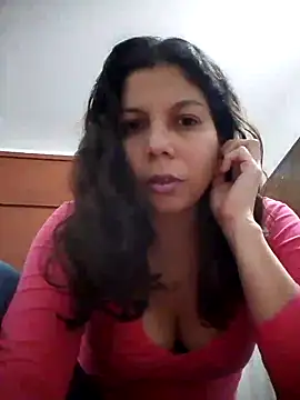 Snapshot of Carliina_Soussa chatting on February 27, 10:53 pm Carliina Soussa online show from February 27, 10:53 pm