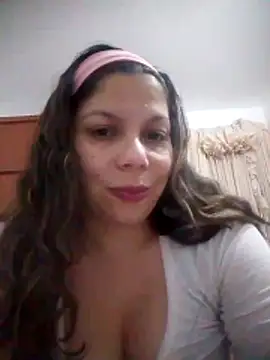 Snapshot of Carliina_Soussa chatting on November 12, 11:36 pm Carliina Soussa online show from November 12, 11:36 pm