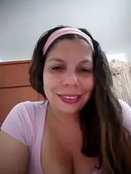 Snapshot of Carliina_Soussa chatting on December 1, 12:37 am Carliina Soussa online show from December 1, 12:37 am